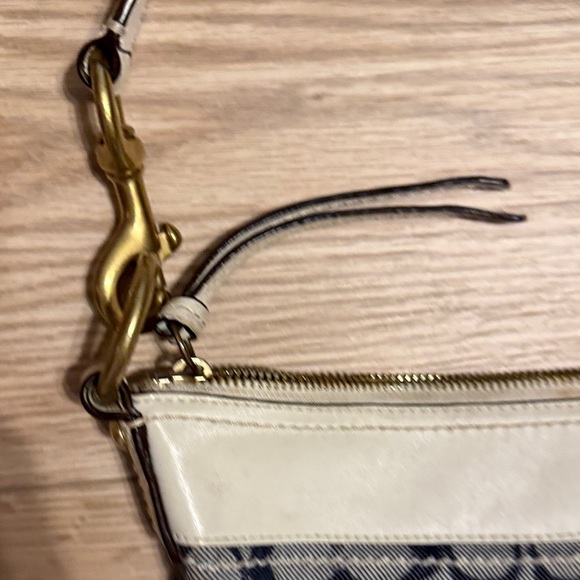 Coach Navy Signature Canvas Crossbody with Cream Trim - Picture 6 of 9
